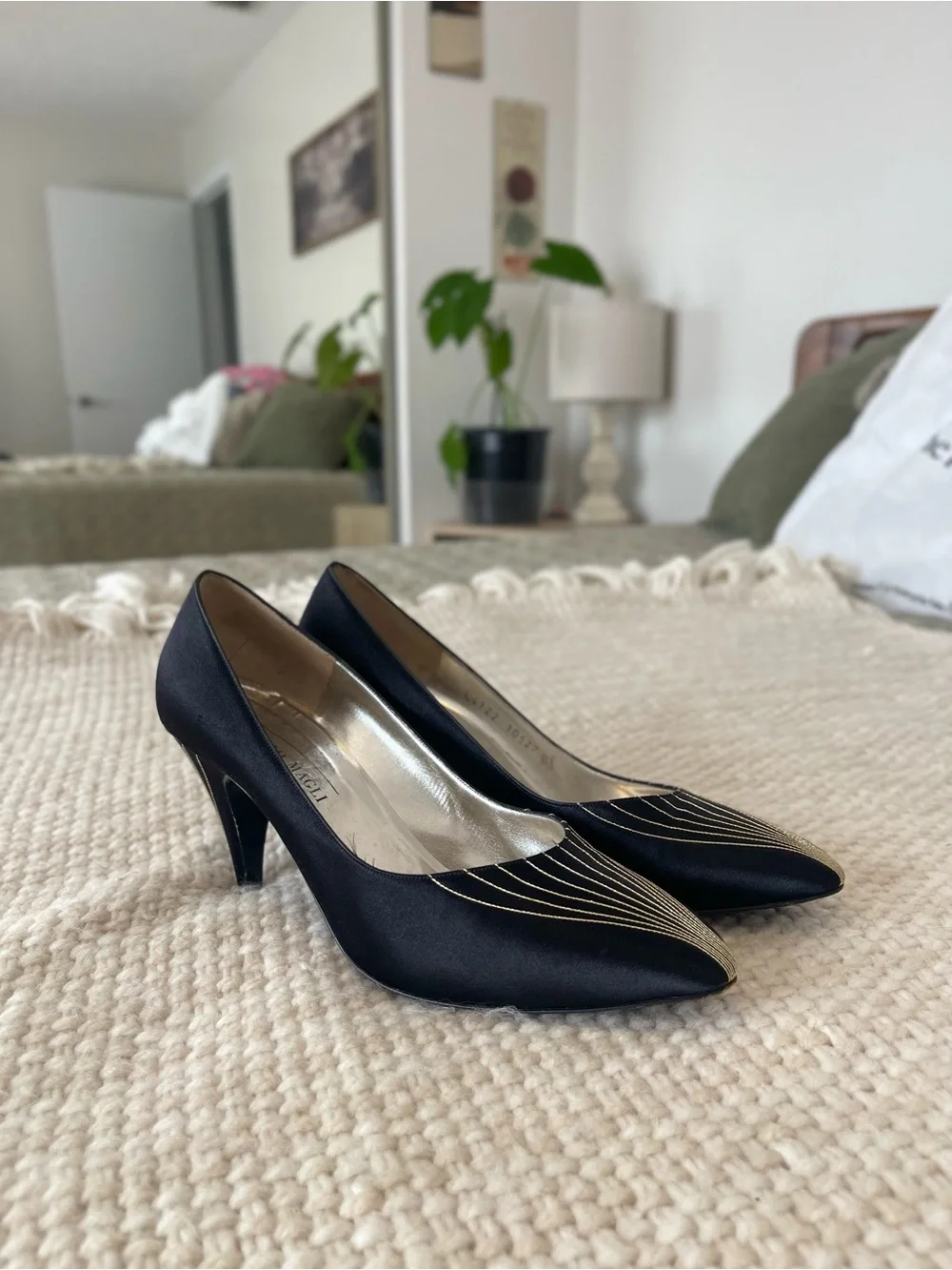 Vintage Bruno Magli Black & Gold Pointed Toe Pumps | Made in Italy | Size 10